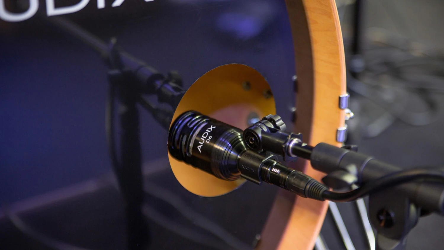 Audix D6 Cardioid Dynamic Instrument Microphone 5 Audix D6 Cardioid Dynamic Instrument Microphone - Image 3