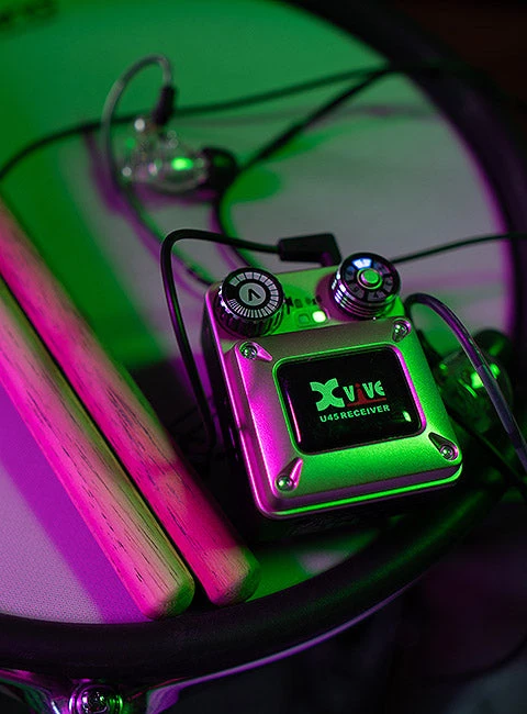 Xvive U45R4 5.8 GHz Digital Wireless In-Ear Monitoring System With 4 Receivers 4 Xvive U45R4 5.8 GHz Digital Wireless In-Ear Monitoring System With 4 Receivers - Image 2